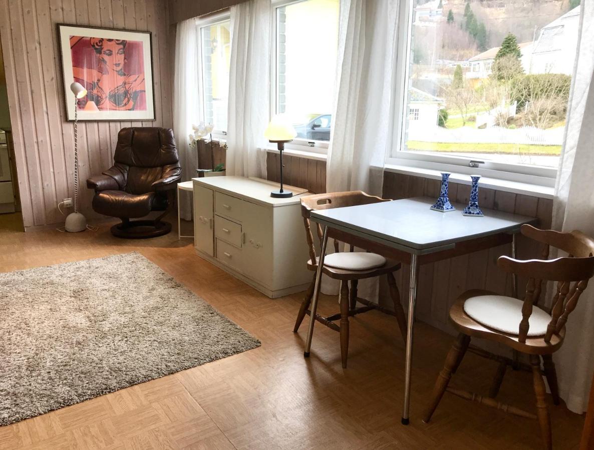 Villa Holmen 2 - Ground floor apartment Balestrand Exterior foto